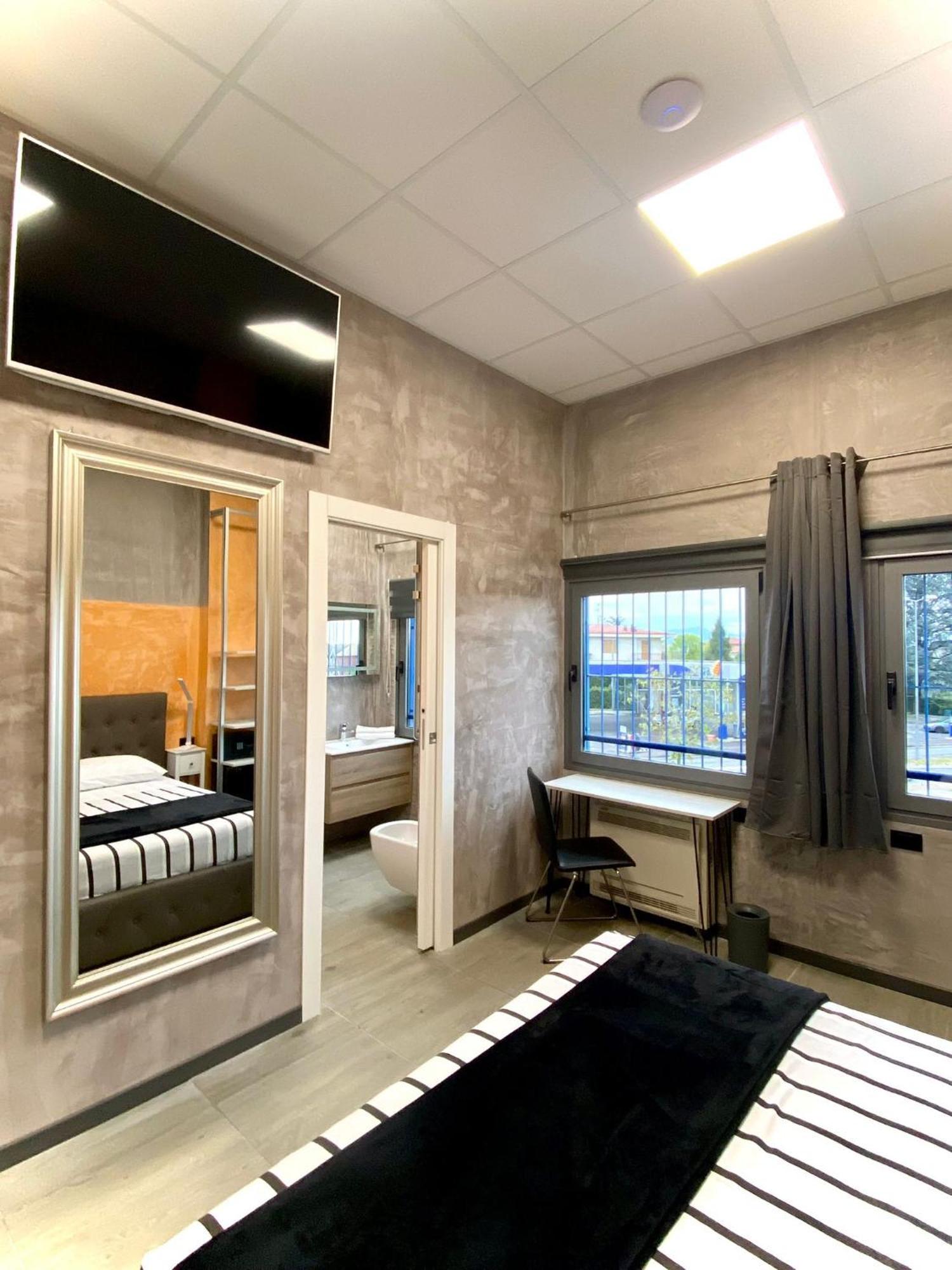 Hotel Tech Brembate Exterior photo
